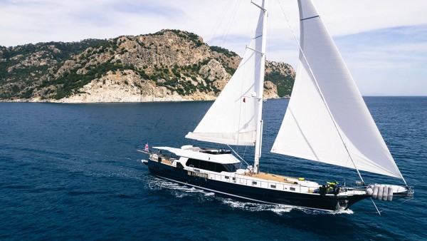 Good Life Sailing Yacht