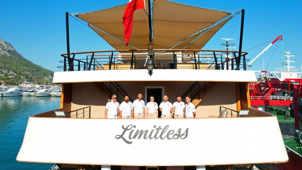 Motor Yacht Limitless