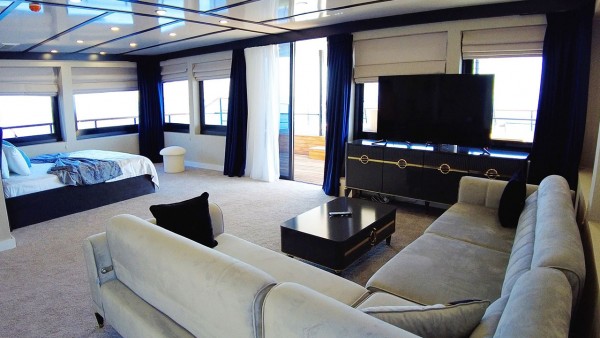 Motor Yacht Limitless