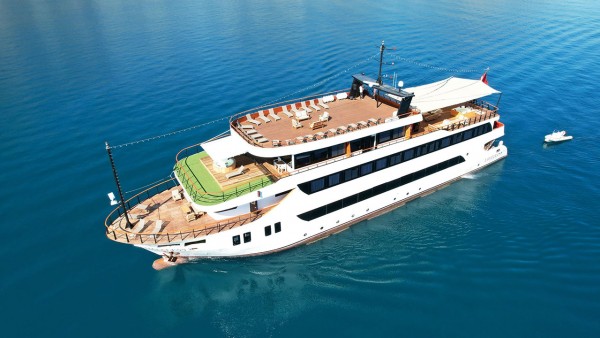 Motor Yacht Limitless