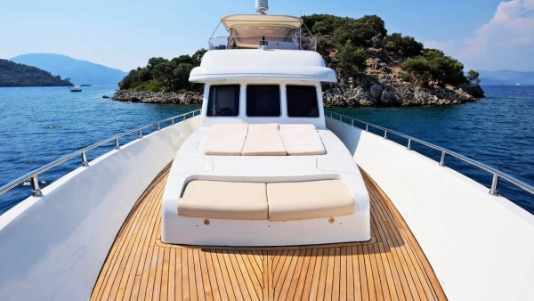 Motor Yacht Vanguard